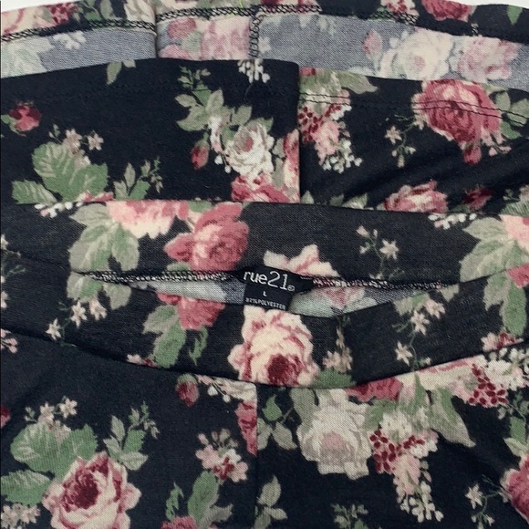 Rue 21 Floral Mini Skater Skirt - Picture 3 of 3